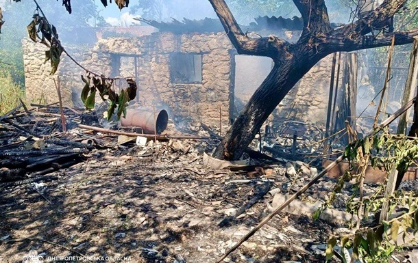 Росіяни вдарили по Нікополю, є загиблий