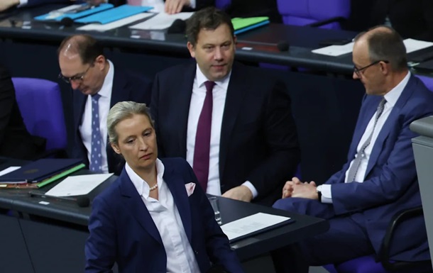 Рейтинг Мерца впав до нового мінімуму