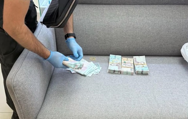 В Киеве ученых поймали на взятке в миллион гривен