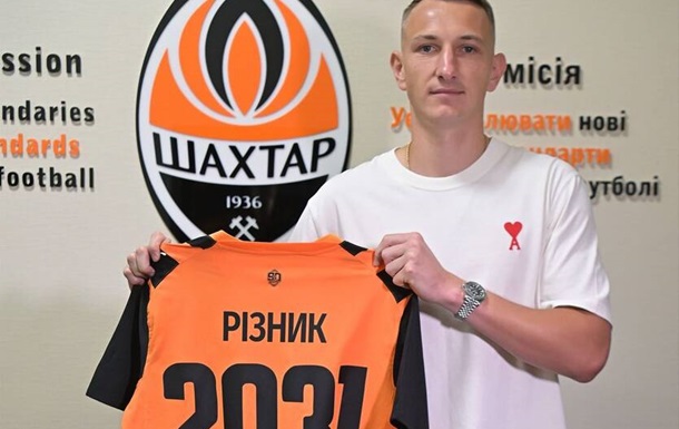 Шахтар підписав новий контракт з основним воротарем