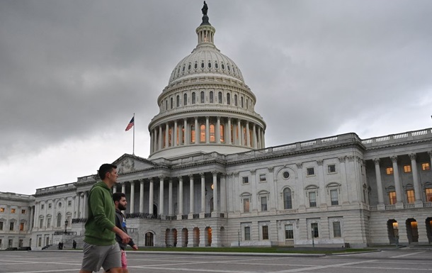 Госдолг США впервые превысил 40 триллионов долларов