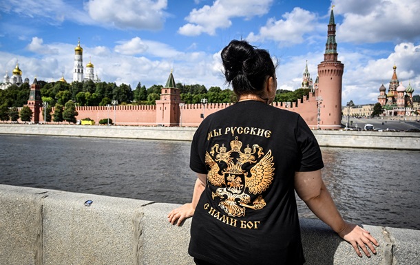 Дрони, дефіцит бензину і війна: у РФ рекордно впав  індекс щастя 