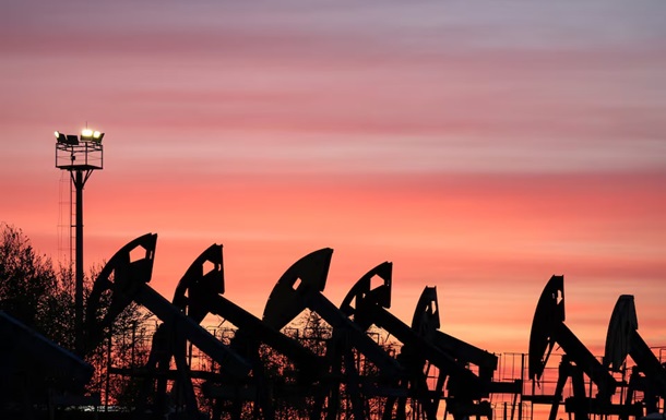 Нафта трохи подешевшала, але Brent за тиждень додала понад 7%