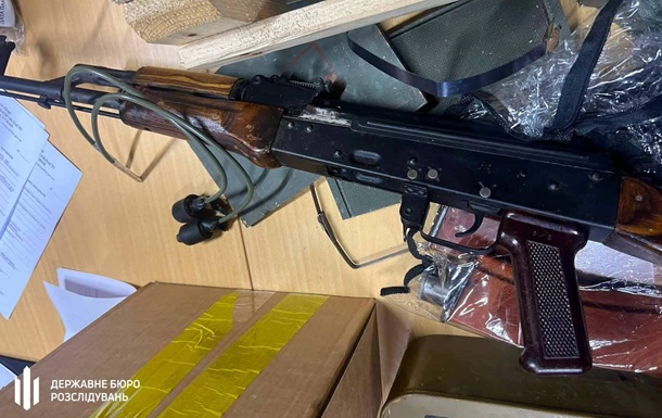 У командира военной части на Киевщине нашли арсенал