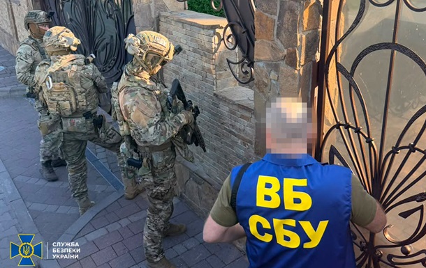 Фіктивна робота заради броні: співробітника СБУ підозрюють у схемі