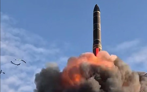 Росія запустила міжконтинентальну ракету