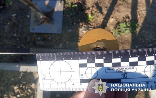 На Одещині пошкодили могили військових