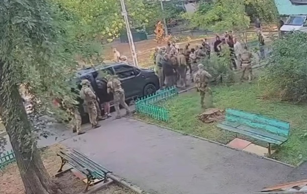 Появилось видео столкновения между СБУ и ГУР