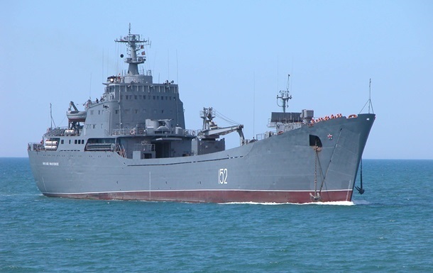 У Криму уразили десантний катер і комплекс РЕБ