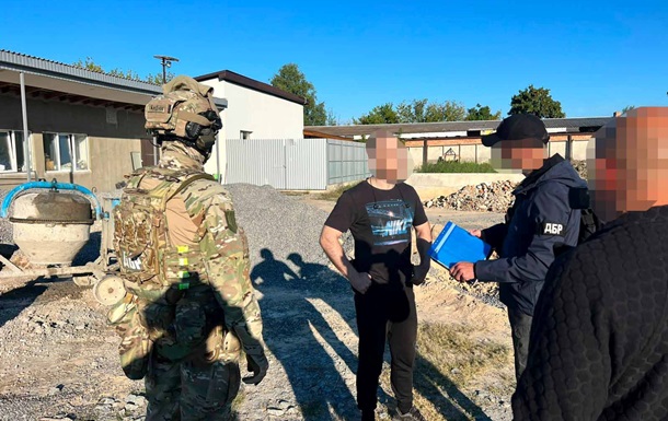 Офіцера і солдатів підозрюють у схемі з меблевим бізнесом на Житомирщині