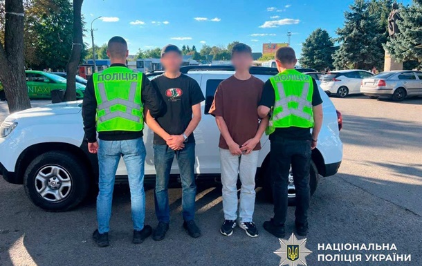 У Києві чоловік з сином через ревнощі спалив авто нового обранця колишньої