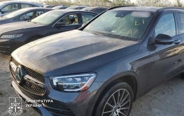 Киянин привласнив 556 тисяч за  продаж  Mercedes