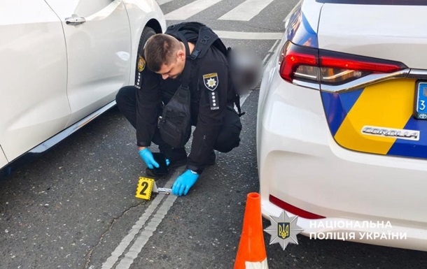 В Одесі біля автівки виявили тіло чоловіка 