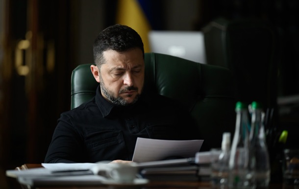 Зеленский присвоил звание бригадного генерала двум полковникам