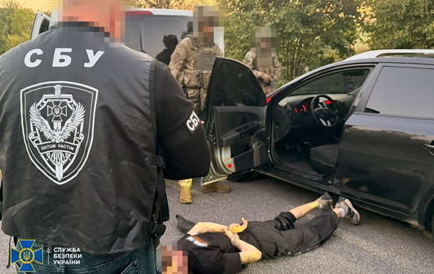 15 задержанных и взятки до 20 тысяч долларов: СБУ раскрыла схемы уклонистов