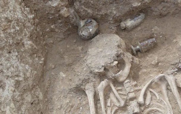 Під садом у Франції знайшли поховання віком 1700 років