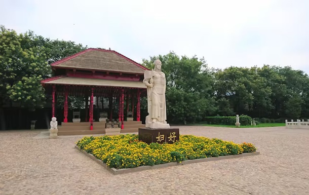 Археологи розкопали могилу жінки-воїна з незвичайною зброєю