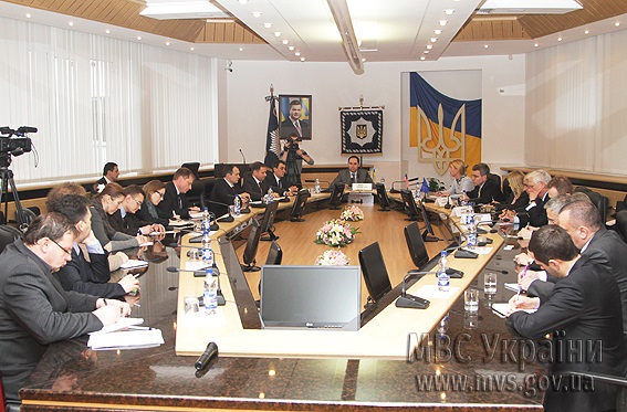 Слідство встановило шостого підозрюваного в нападі на Чорновол, його шукають - МВС