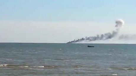 З обстріляних під Маріуполем катерів врятували вісьмох моряків