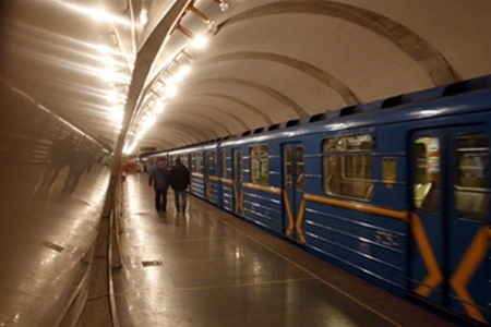 На Великдень в Києві продовжать час роботи метро