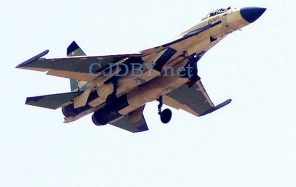 Китай вперше випробував свій новітній винищувач J-11D