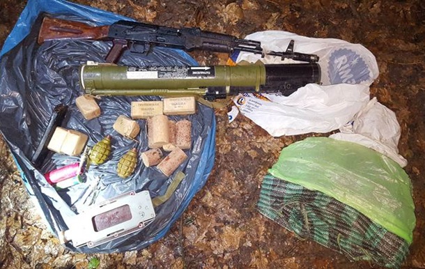 Член Харківських партизан здався СБУ і показав схованку зі зброєю