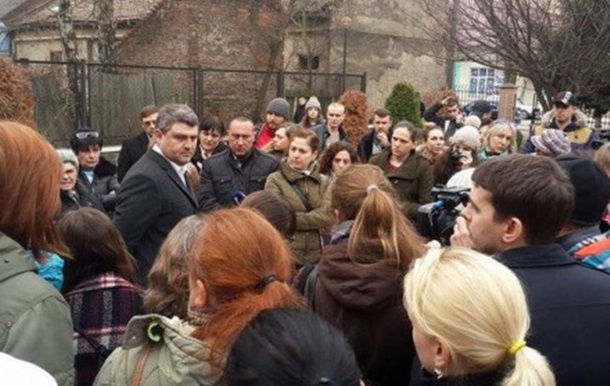 В Ужгороді вимагають від поліції заарештувати вбивцю собаки