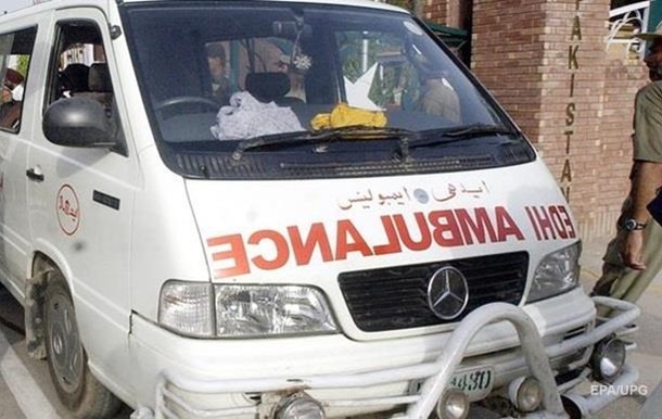 В Індії автобус наїхав на паломників: загинули семеро людей