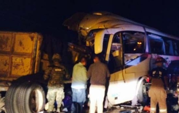 У Мексиці вісім людей загинули в ДТП