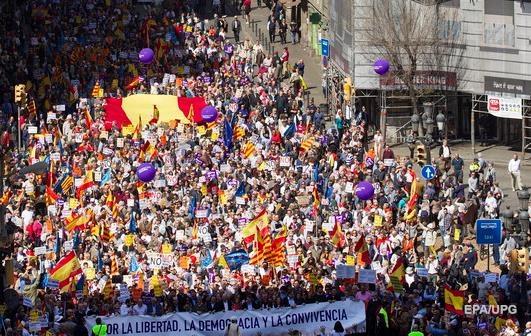 У Барселоні тисячі людей протестували проти сепаратистського руху