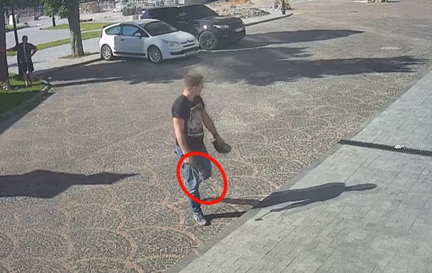 В Одесі двоє жорстоко били робітників і перехожих