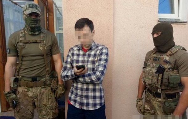 Підозрюваного в державній зраді журналіста заарештували на два місяці