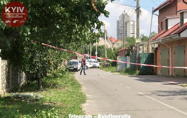 Під Києвом зі стріляниною пограбували чоловіка