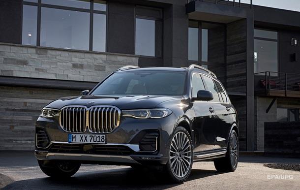 BMW представила семимісний кросовер X7