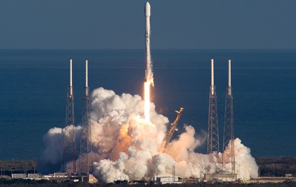 SpaceX із п ятого разу запустила Falcon 9 із новітнім супутником GPS