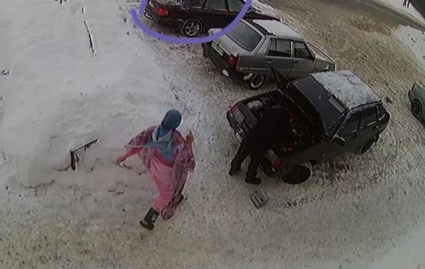 У Харкові жінка втекла з салону з фарбою на волоссі