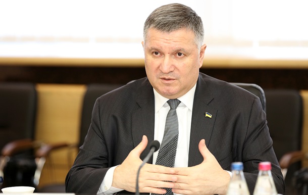 Аваков назвав лідерів підкупів виборців