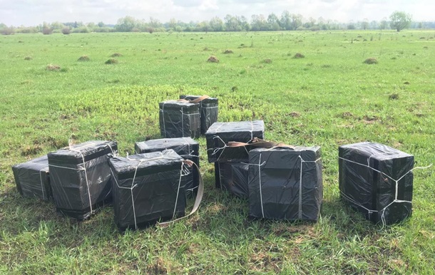 На кордоні з Польщею зупинили дві групи контрабандистів