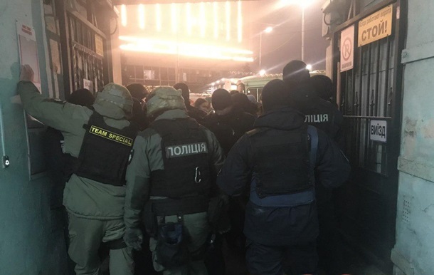 Вбивство Шеремета: під будинком підозрюваного почалися сутички
