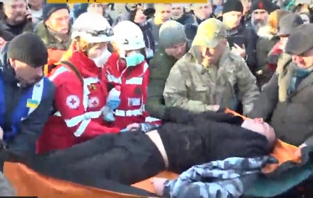 Одного з учасників протесту під Радою відвезла швидка