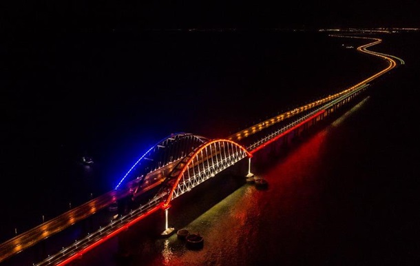 У РФ заявили, що Кримський міст готовий до прийому поїздів