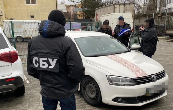На Львівщині керівників медустанов спіймали на відкатах
