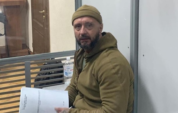 Суд залишив Антоненка під арештом
