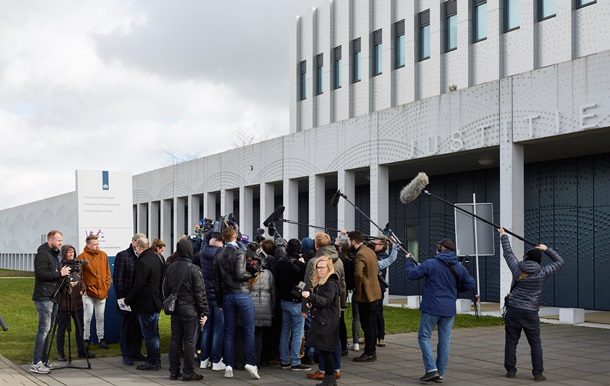 Як почали і чому відклали суд щодо збитого Боїнга