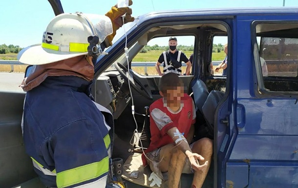У Дніпропетровській області п ятеро людей постраждали в ДТП