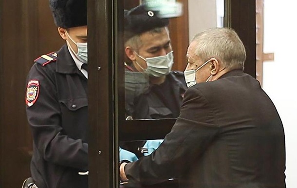 Суд пом якшив вирок Михайлу Єфремову