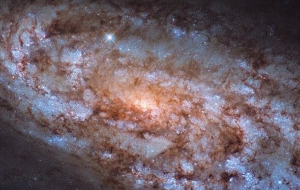 Hubble зробив знімок унікальної галактики