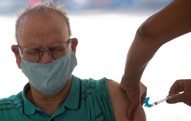 У Європі ще одна країна не робитиме щеплення літнім вакциною AstraZeneca