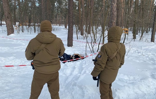 У парку Києва виявили труп дівчини
