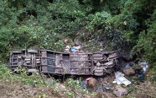 У Болівії чоловік, який вижив в авіакатастрофі, уцілів у смертельній ДТП